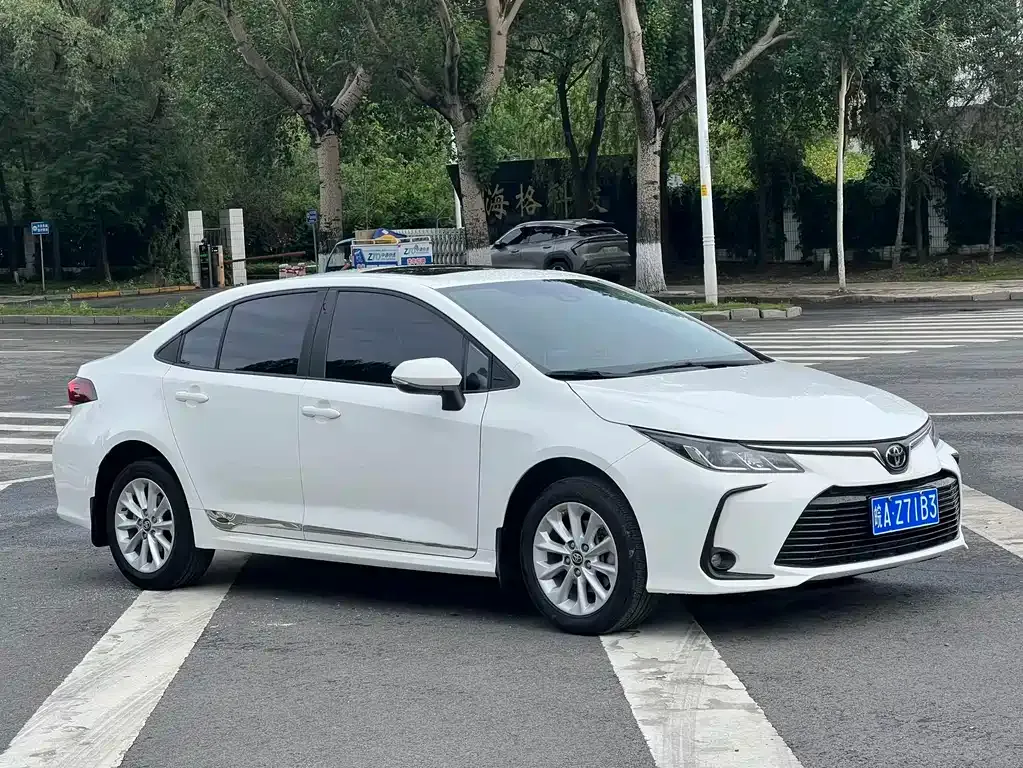 Toyota Corolla — фото 8