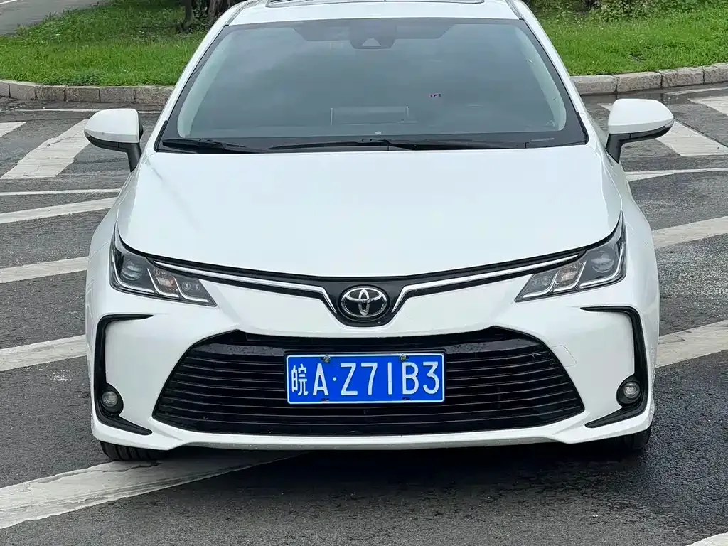 Toyota Corolla — фото 5