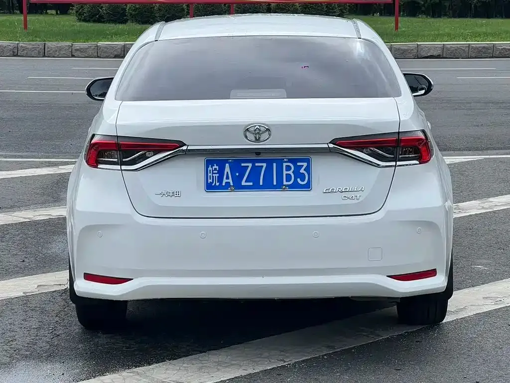Toyota Corolla — фото 3