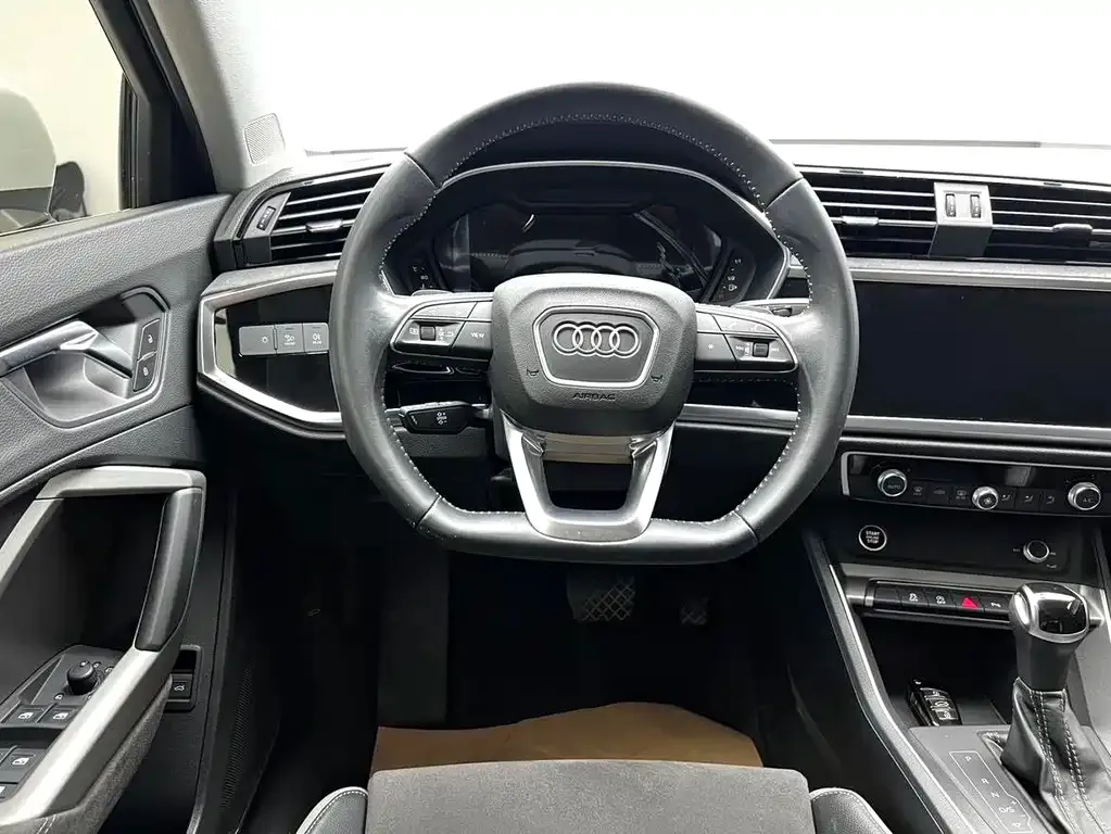 Audi Q3 — фото 6