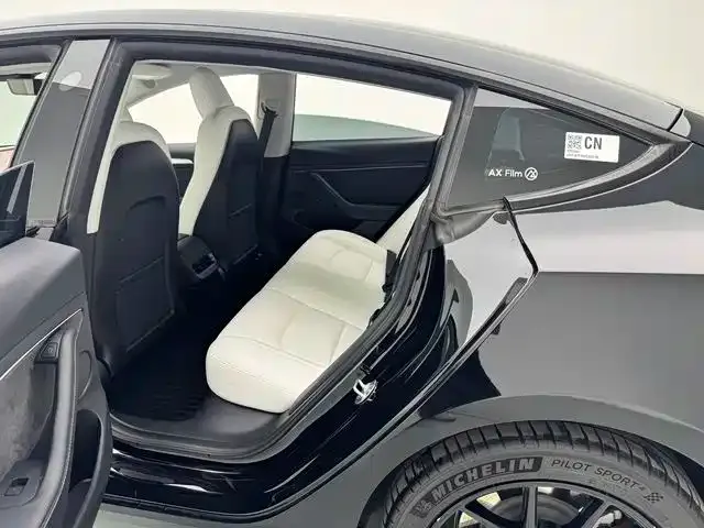 Tesla Model 3 — фото 3