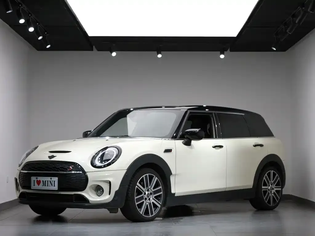 MINI Clubman — фото 1