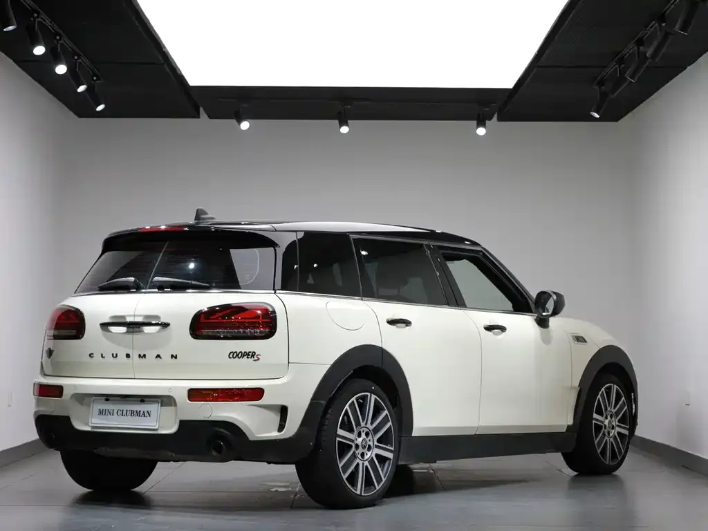 MINI Clubman — фото 4