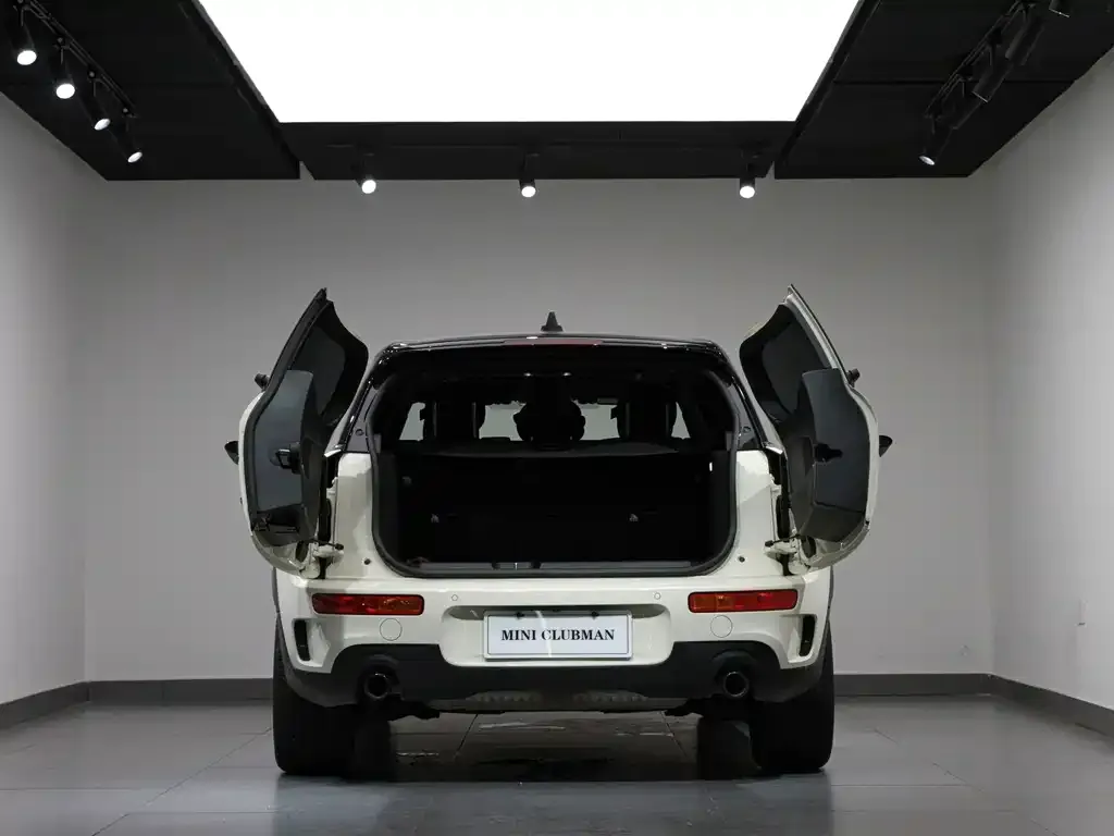 MINI Clubman — фото 3