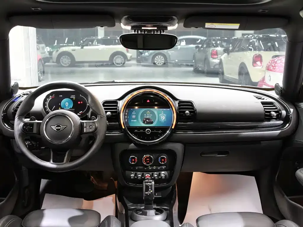 MINI Clubman — фото 7