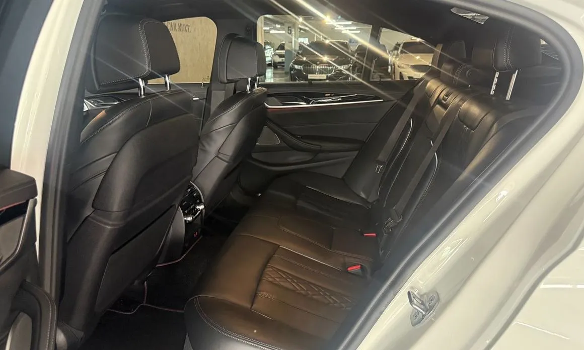 BMW 5-Series 2023 из KR, фото 9