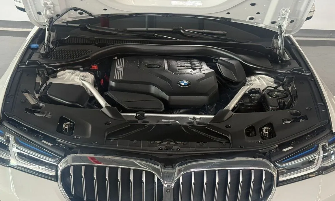 BMW 5-Series 2023 из KR, фото 8