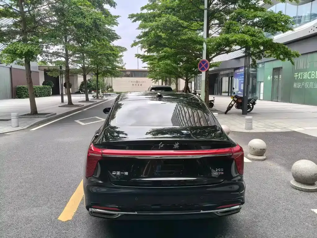 Hongqi H5 — фото 10