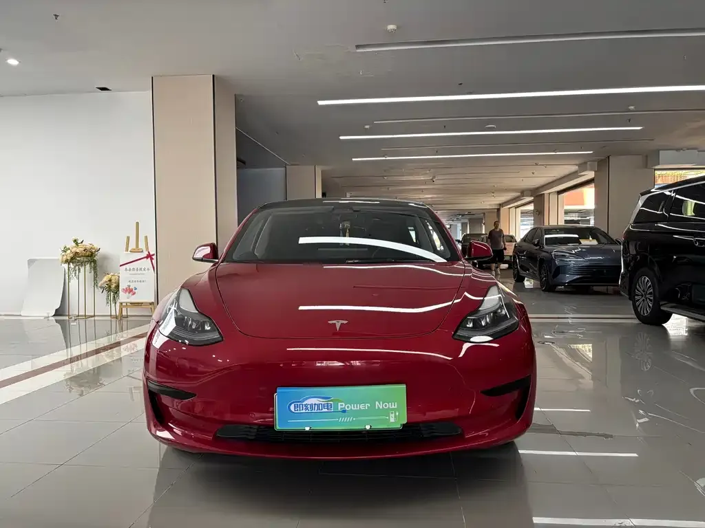 Tesla Model 3 — фото 3