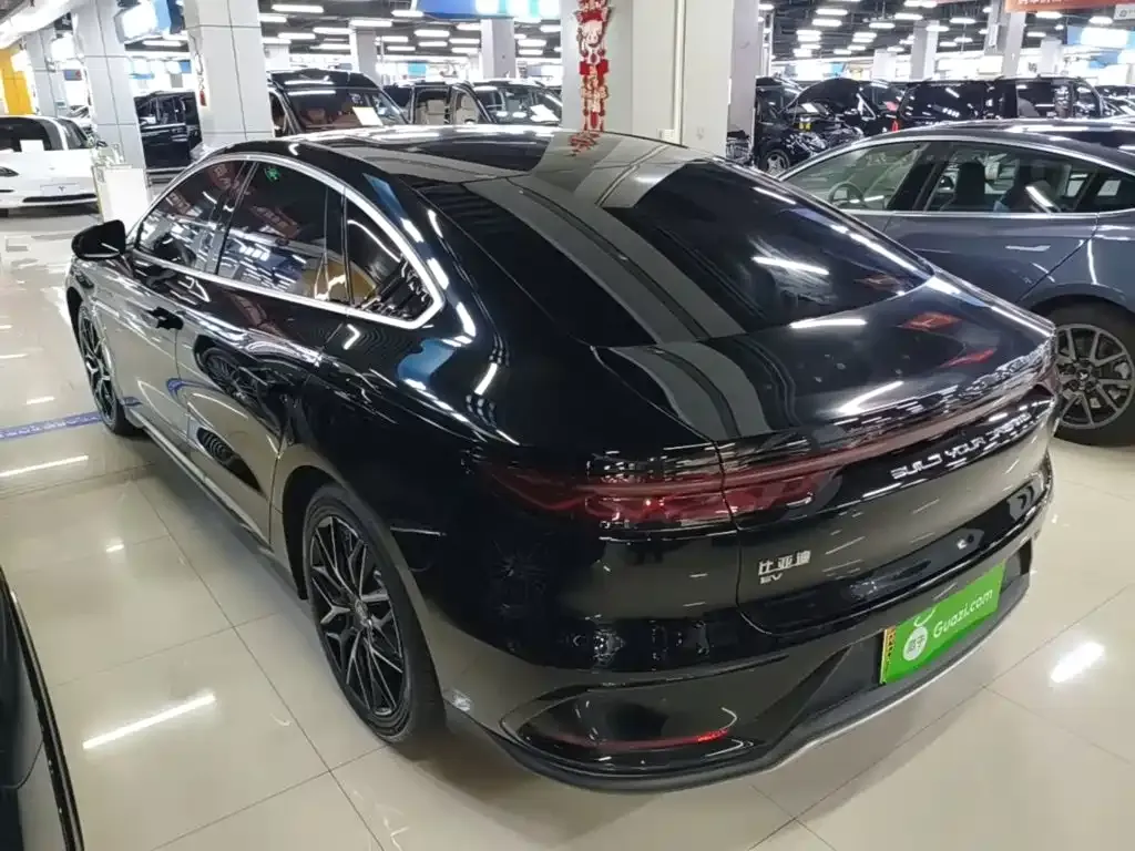 BYD Han — фото 10
