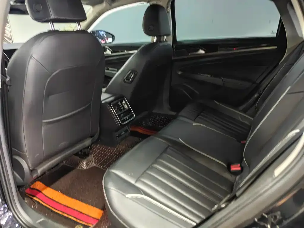 Volkswagen Passat — фото 3