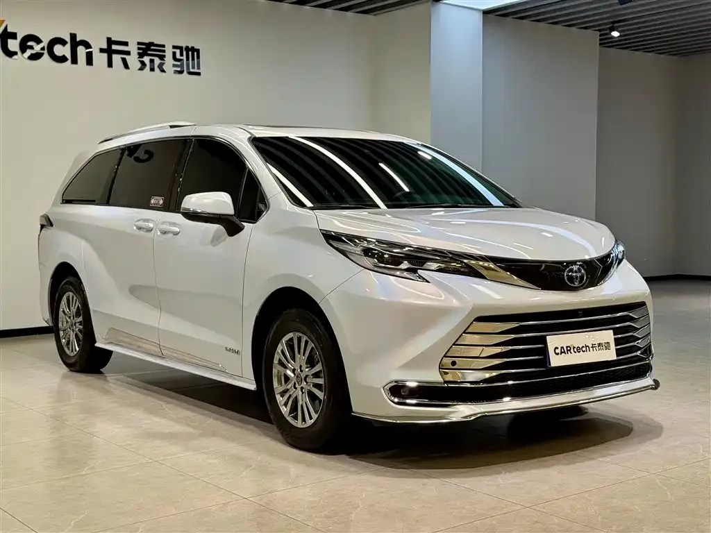 Toyota Sienna — фото 8