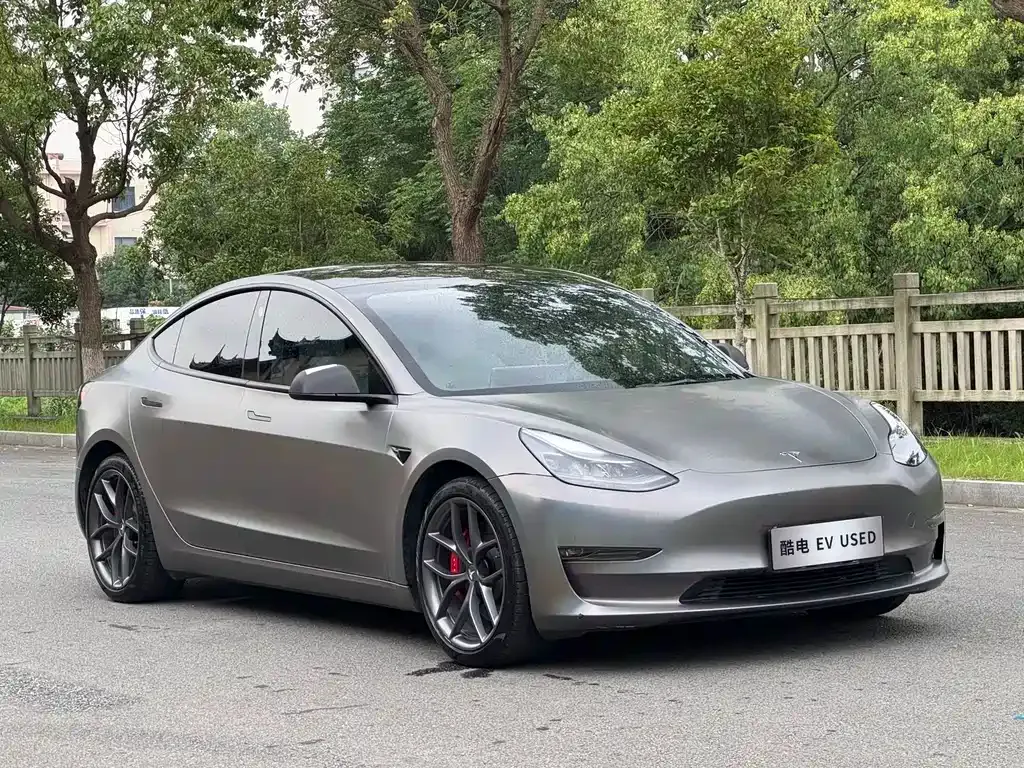 Tesla Model 3 — фото 7