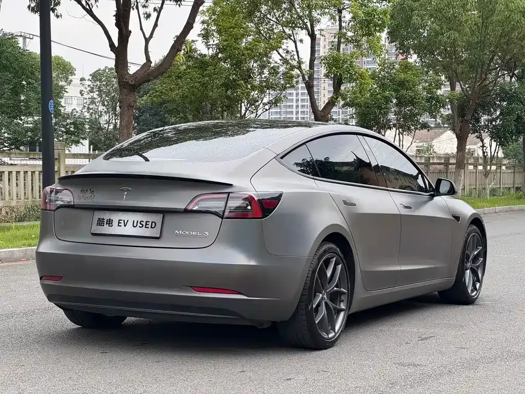 Tesla Model 3 — фото 10