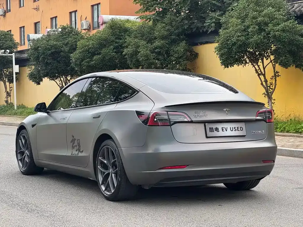 Tesla Model 3 — фото 9