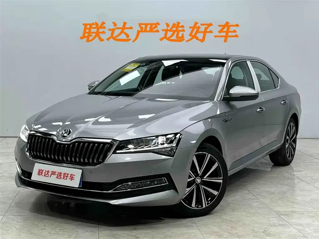 Skoda Superb — фото 1