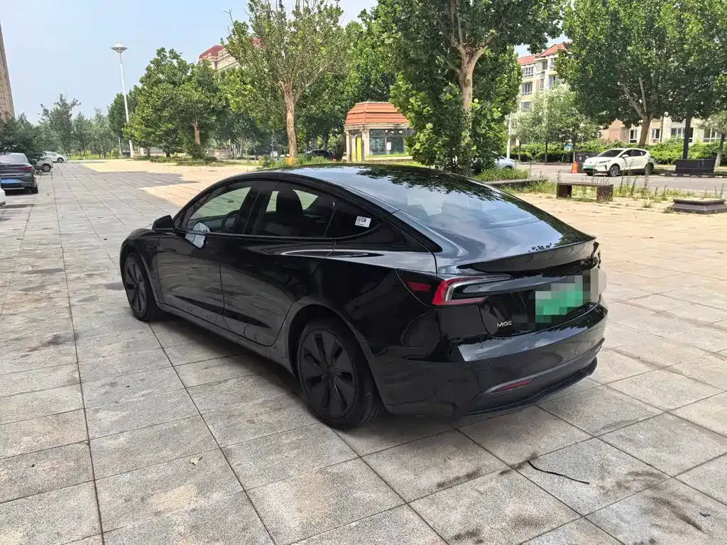 Tesla Model 3 — фото 5