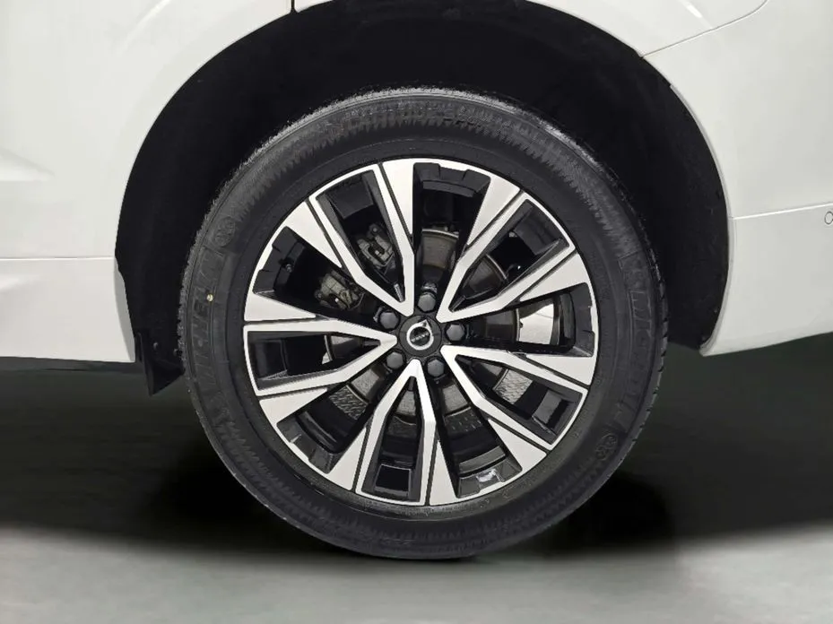 Volvo XC60 — фото 6