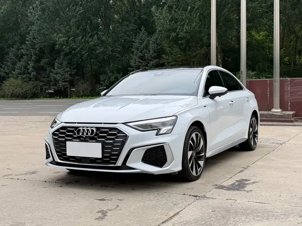 Audi A3 — фото 1