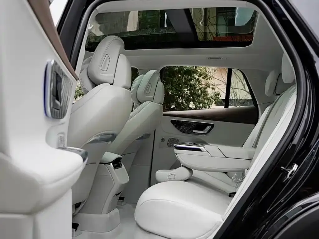 Mercedes-Benz EQE SUV — фото 2