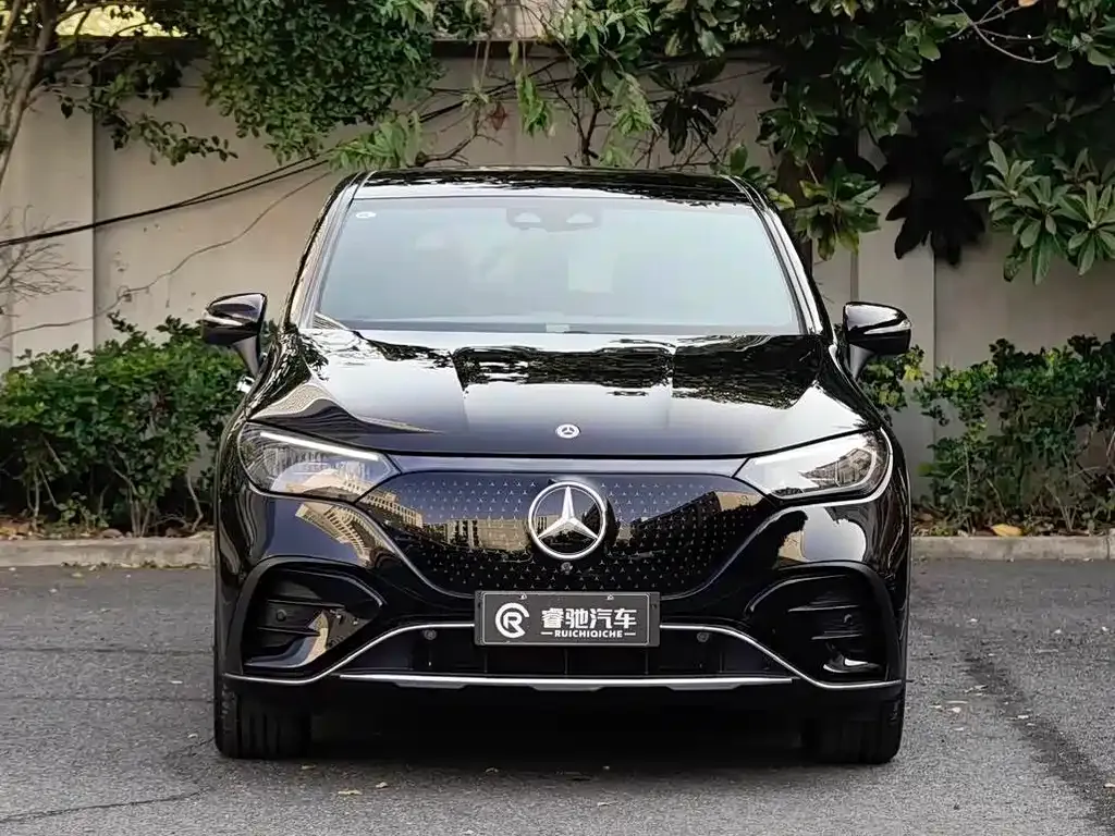 Mercedes-Benz EQE SUV — фото 6