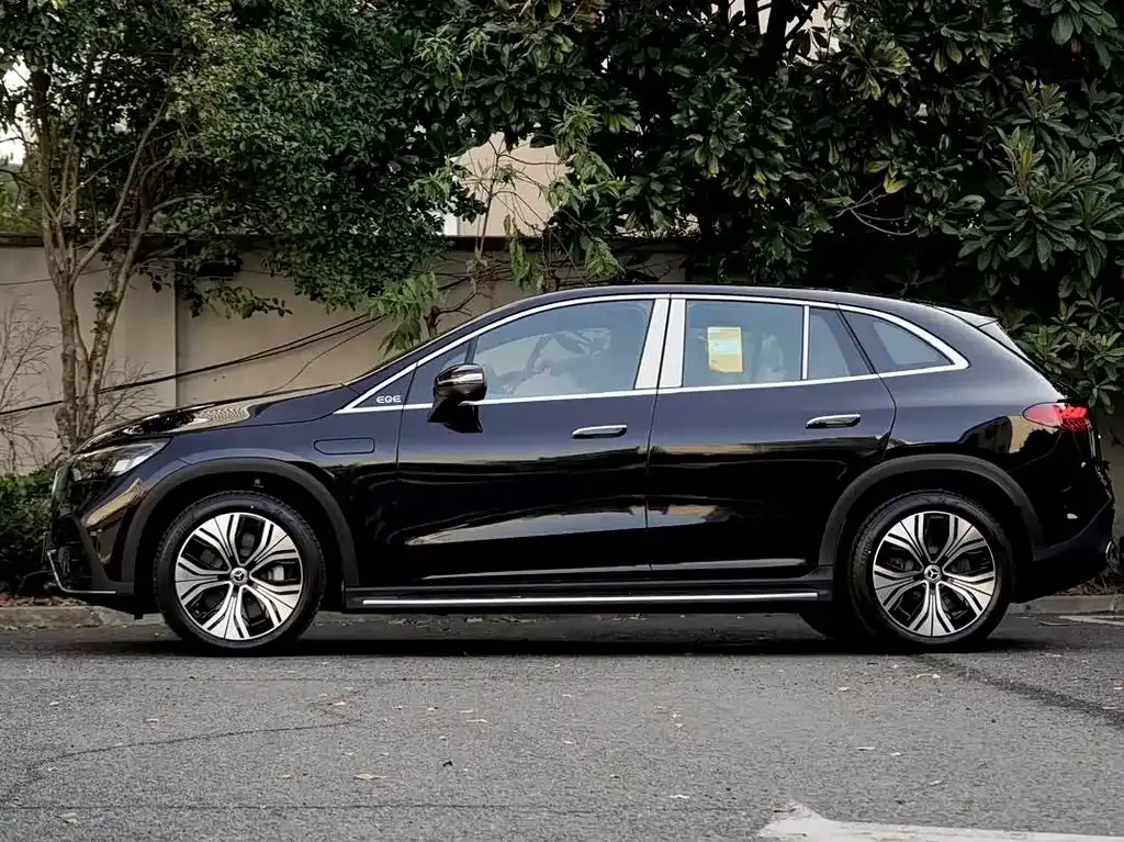 Mercedes-Benz EQE SUV — фото 4