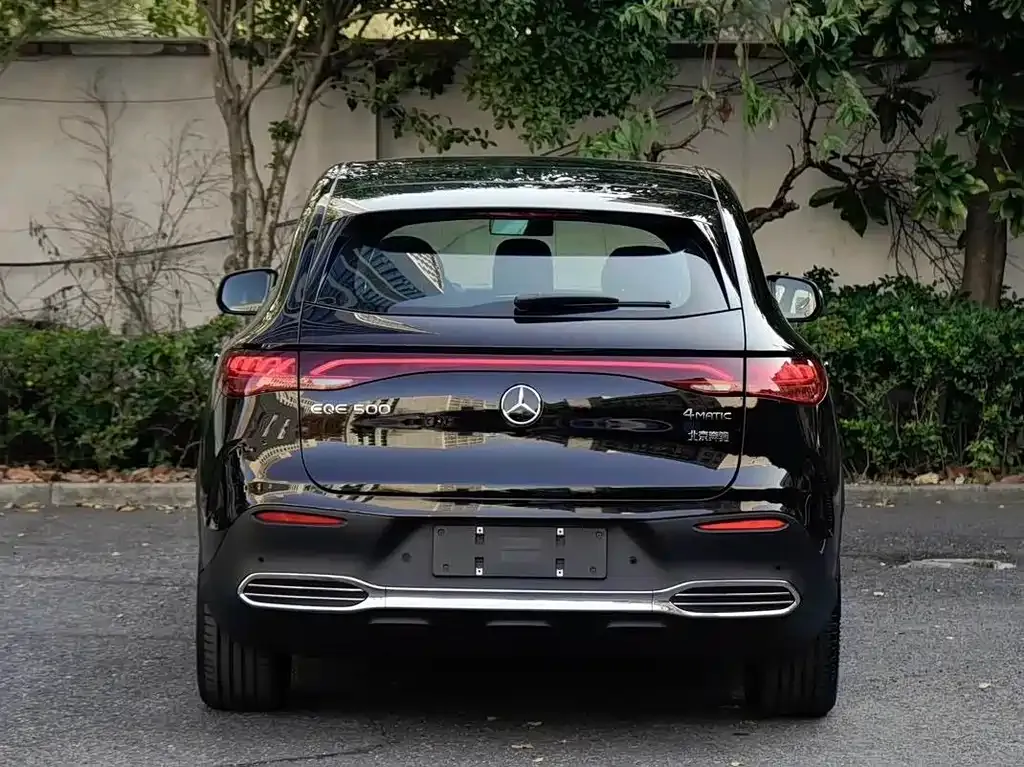 Mercedes-Benz EQE SUV — фото 5