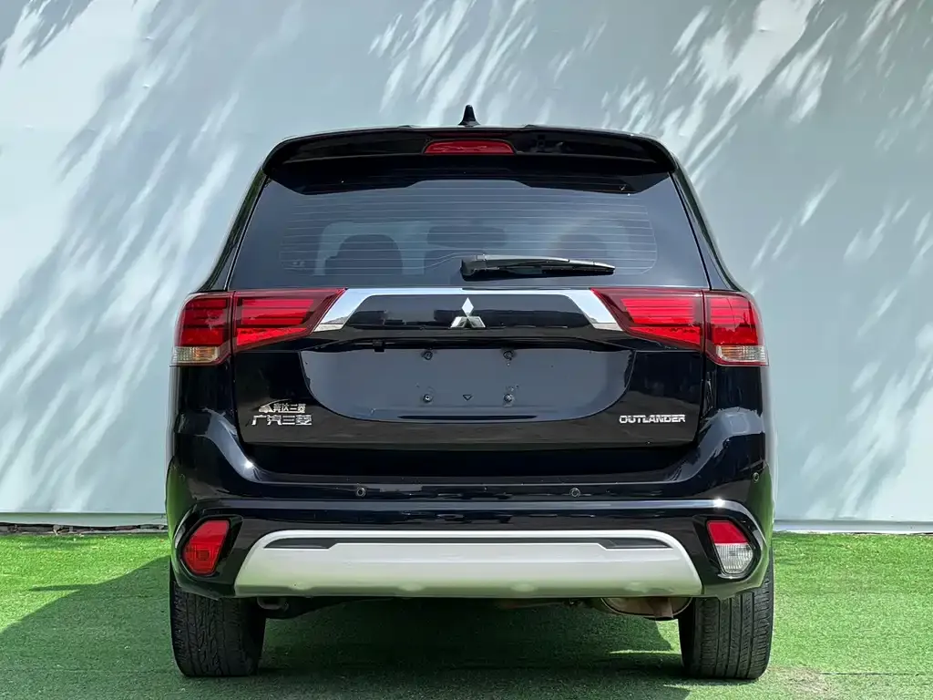 Mitsubishi Outlander — фото 3