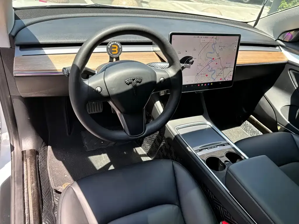 Tesla Model 3 — фото 6