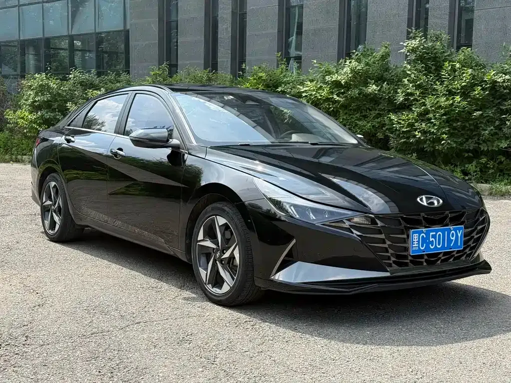 Hyundai Elantra — фото 10