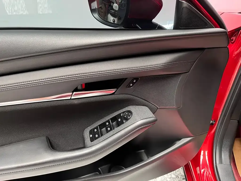 Mazda 3 Axela 2023 из CN, фото 9