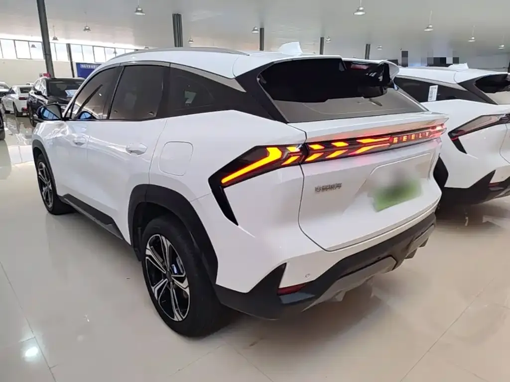 Geely Galaxy L7 — фото 10
