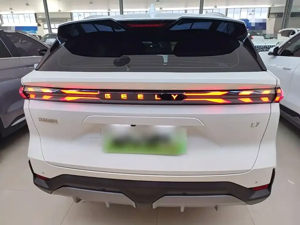 Geely Galaxy L7 — фото 2