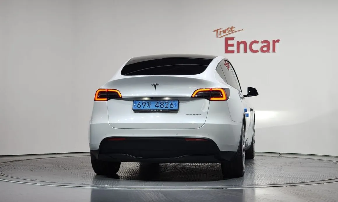 Tesla Model Y — фото 3