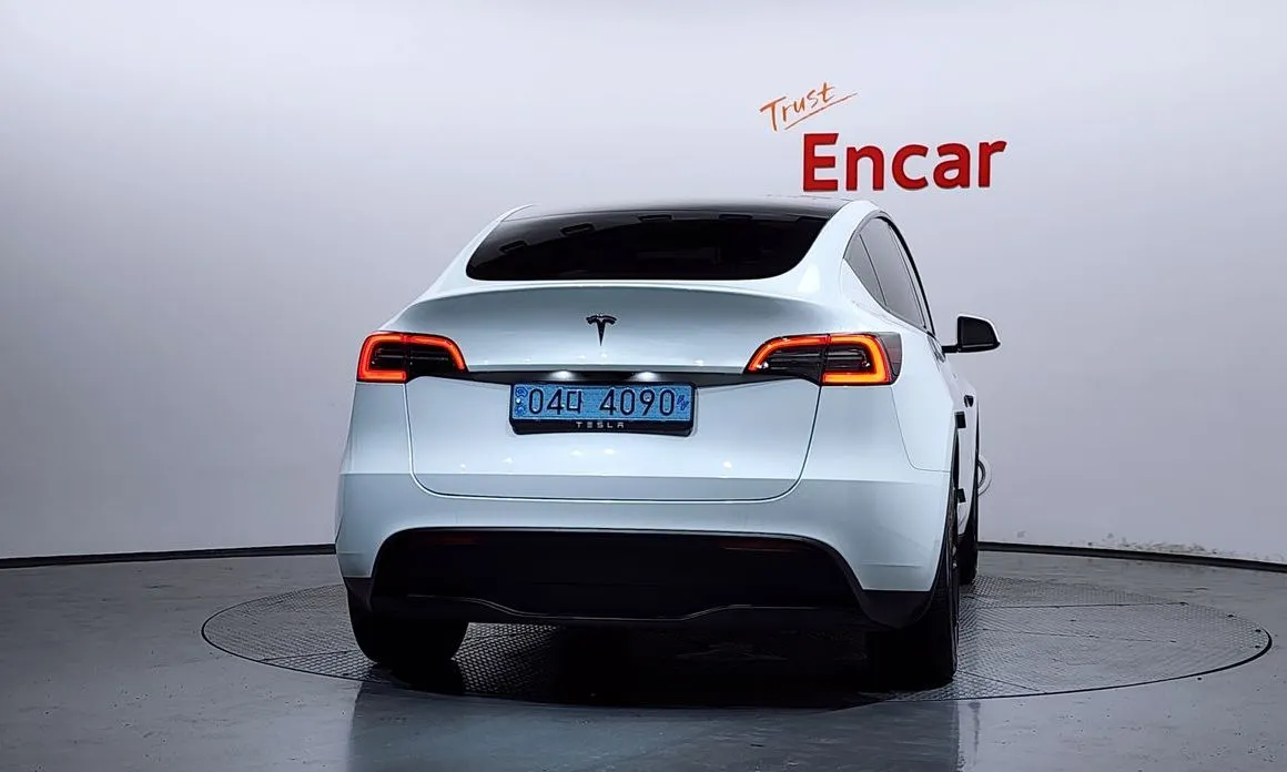 Tesla Model Y — фото 6