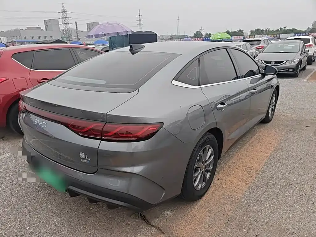 BYD Qin L — фото 10