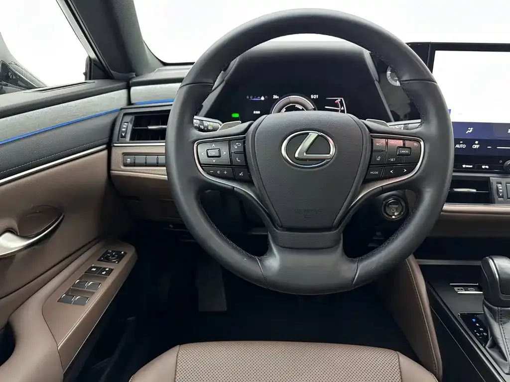 Lexus ES — фото 10