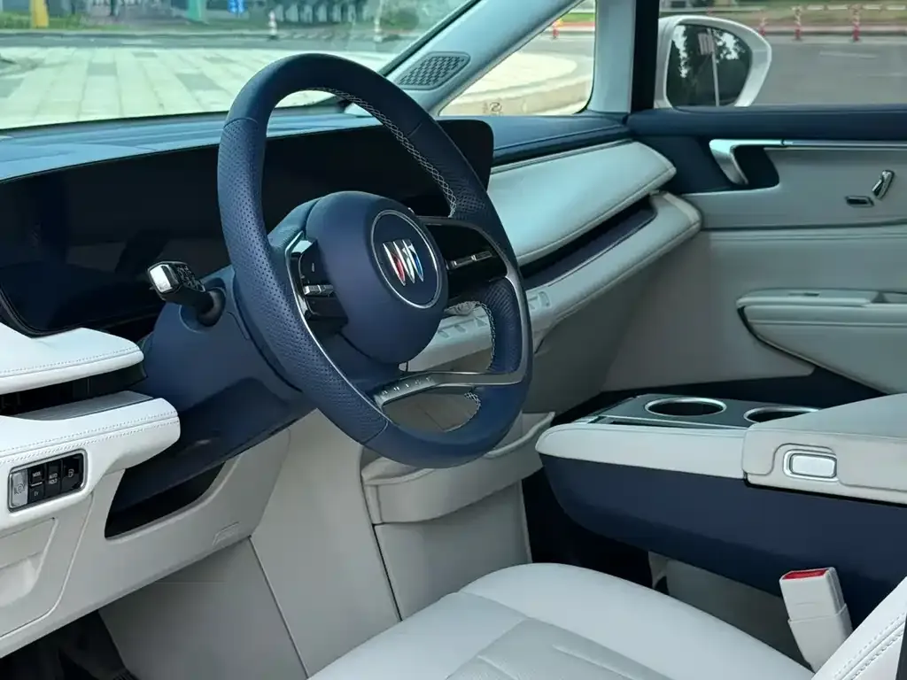 Buick GL8 Hybrid — фото 7
