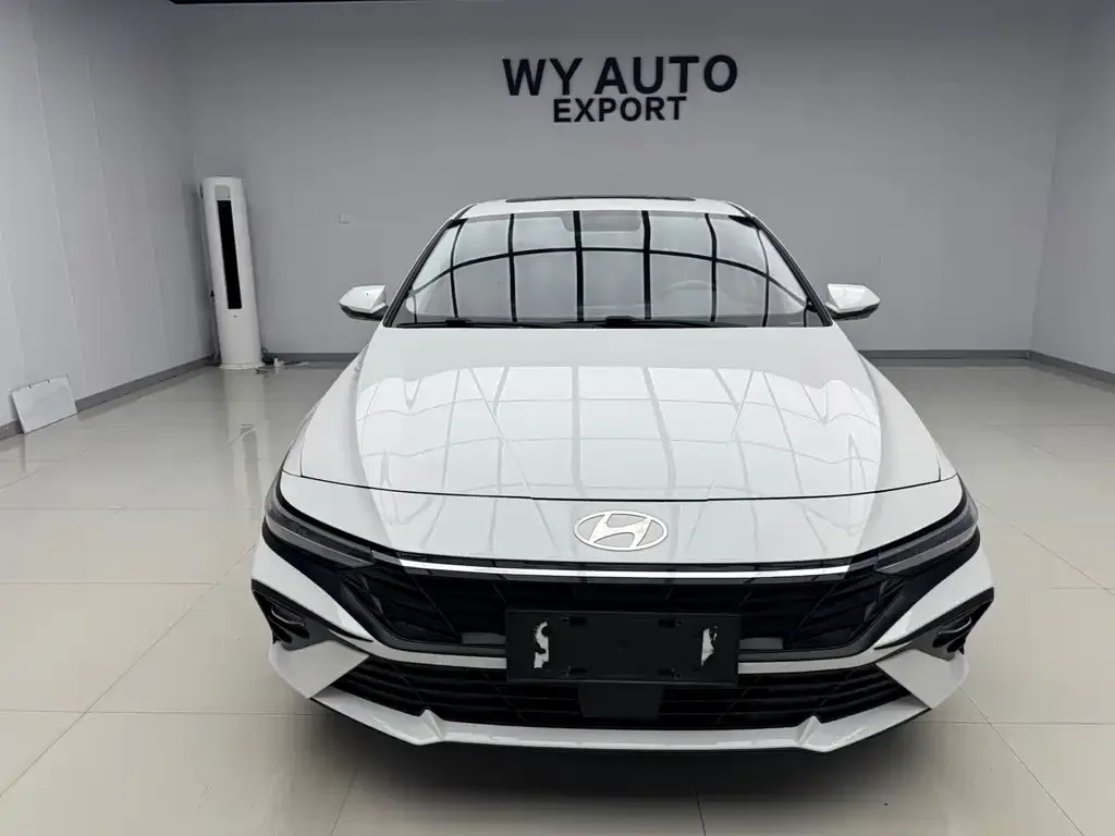 Hyundai Elantra — фото 2