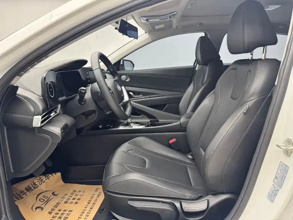 Hyundai Elantra — фото 10