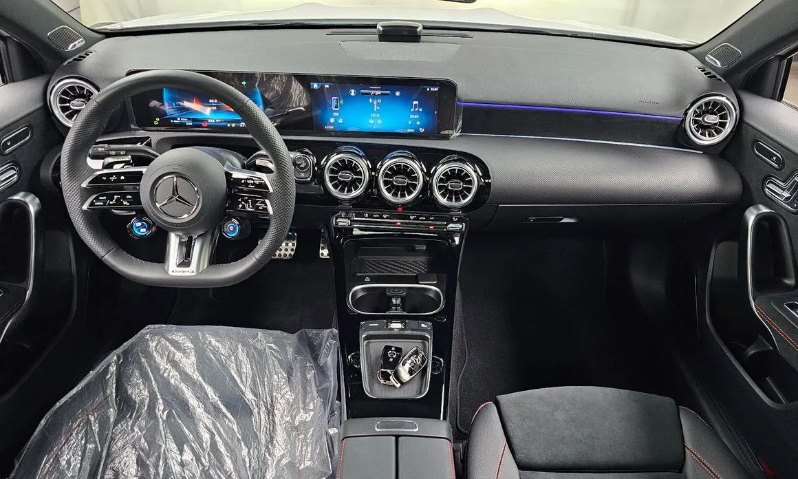 Mercedes-Benz A-Class — фото 10