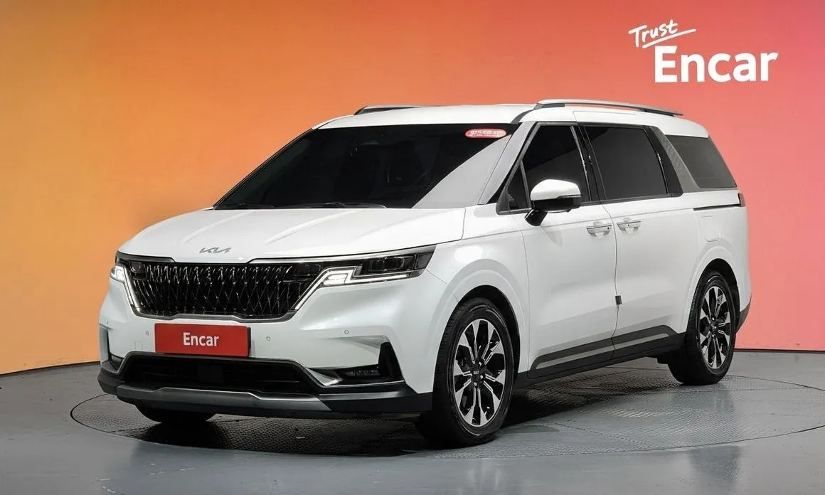 Kia Carnival — фото 1