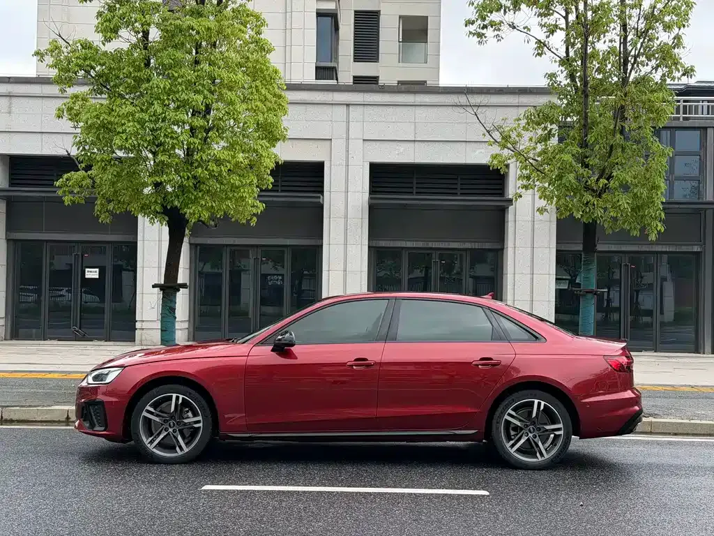 Audi A4L — фото 6