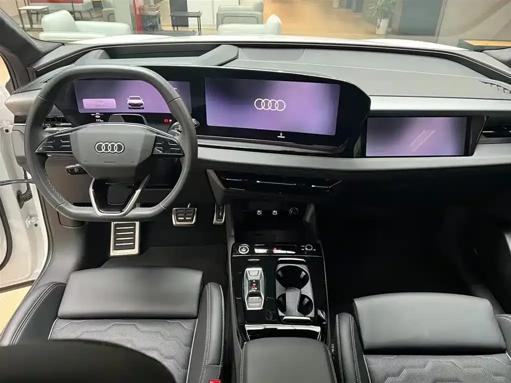 Audi Q6L e-tron — фото 3