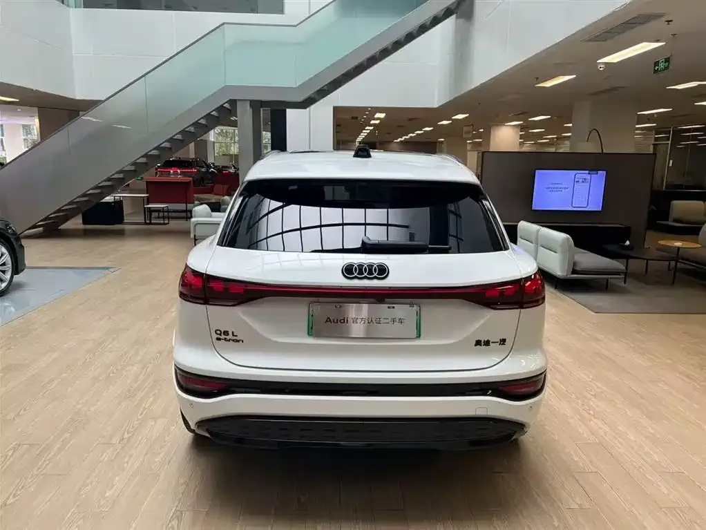 Audi Q6L e-tron — фото 6