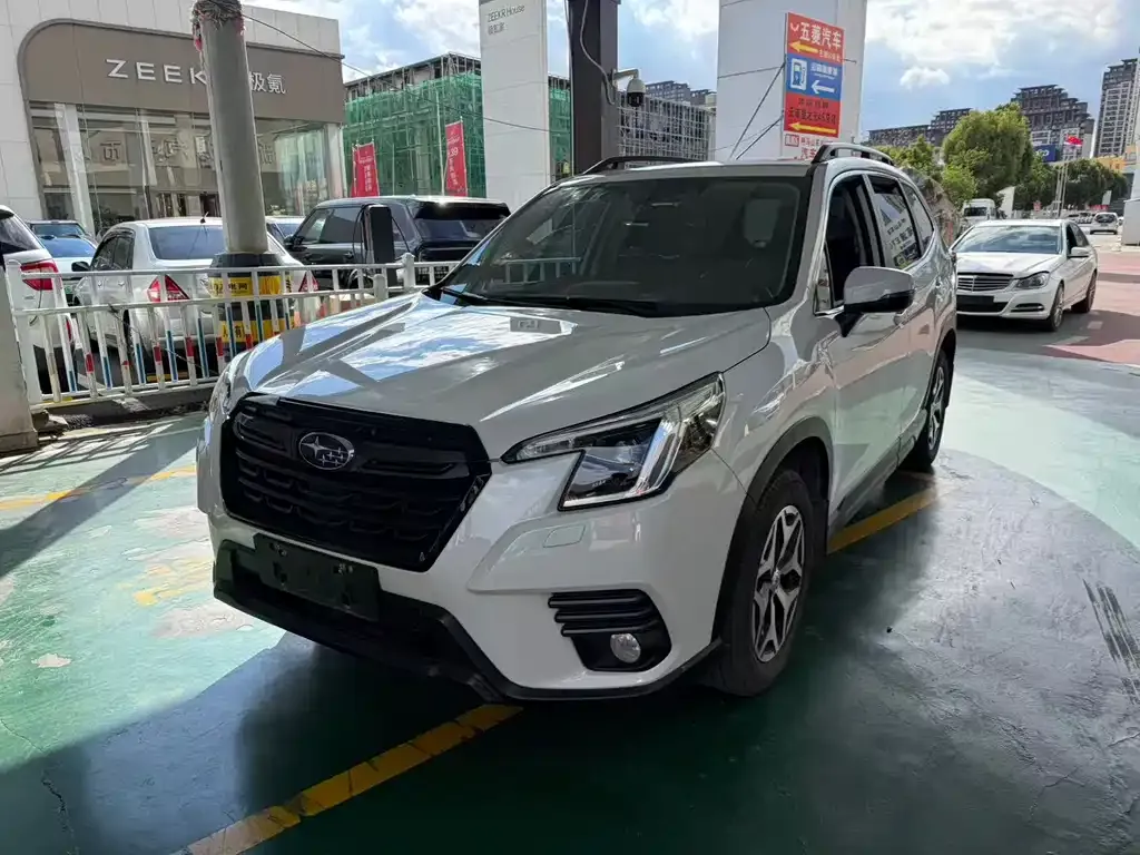 Subaru Forester 2.0i AWD Luxury EyeSight 1
