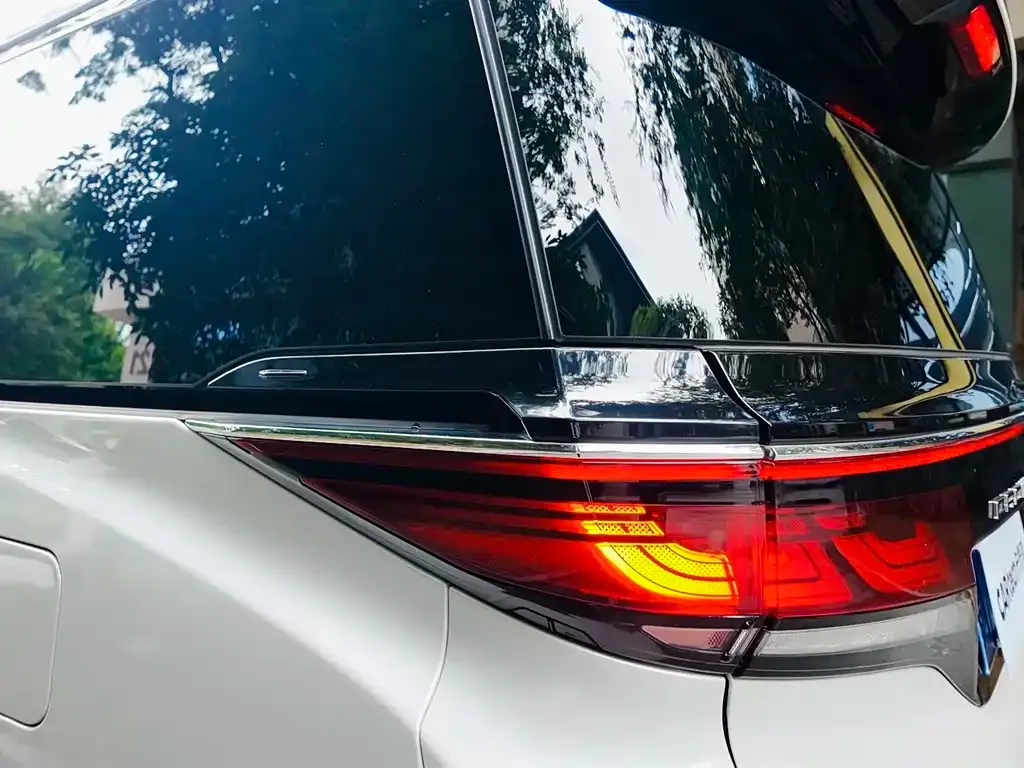 Toyota Vellfire — фото 3