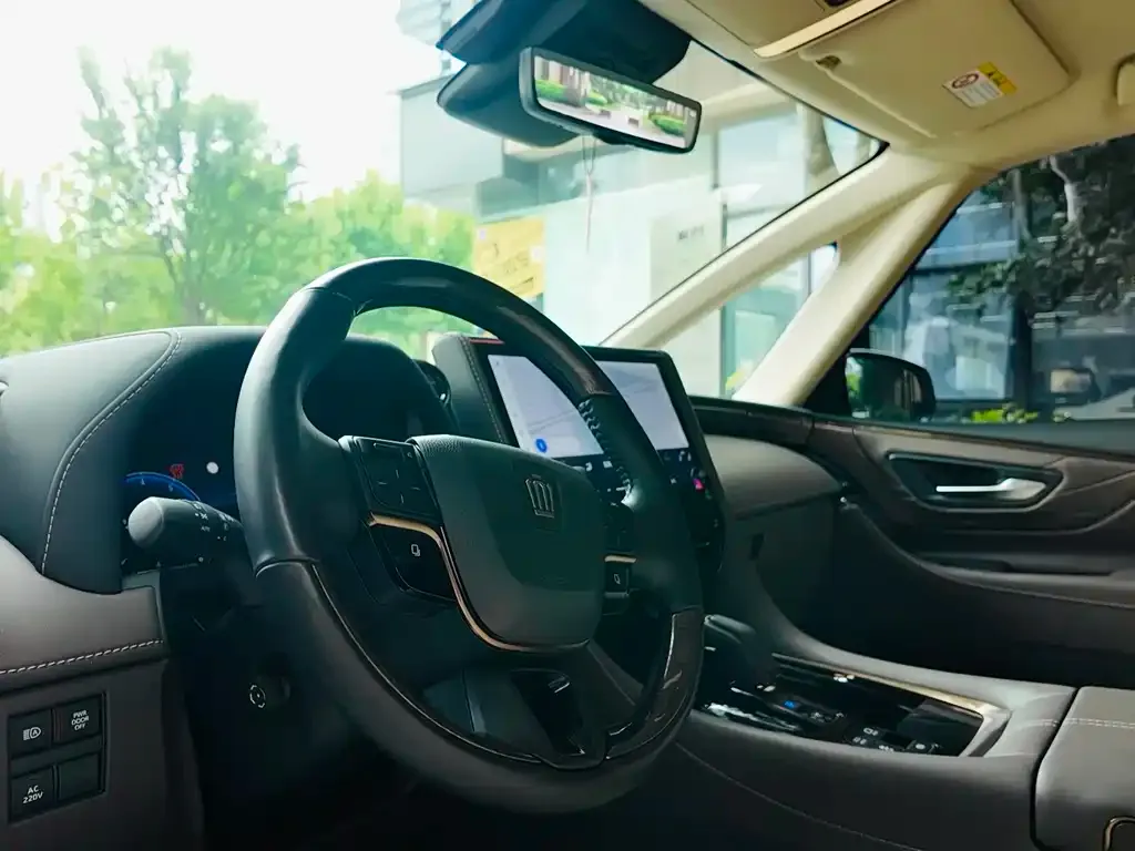 Toyota Vellfire — фото 6