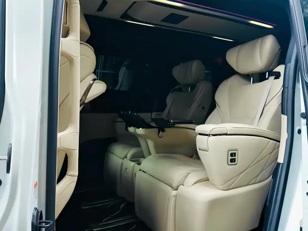 Toyota Vellfire — фото 8