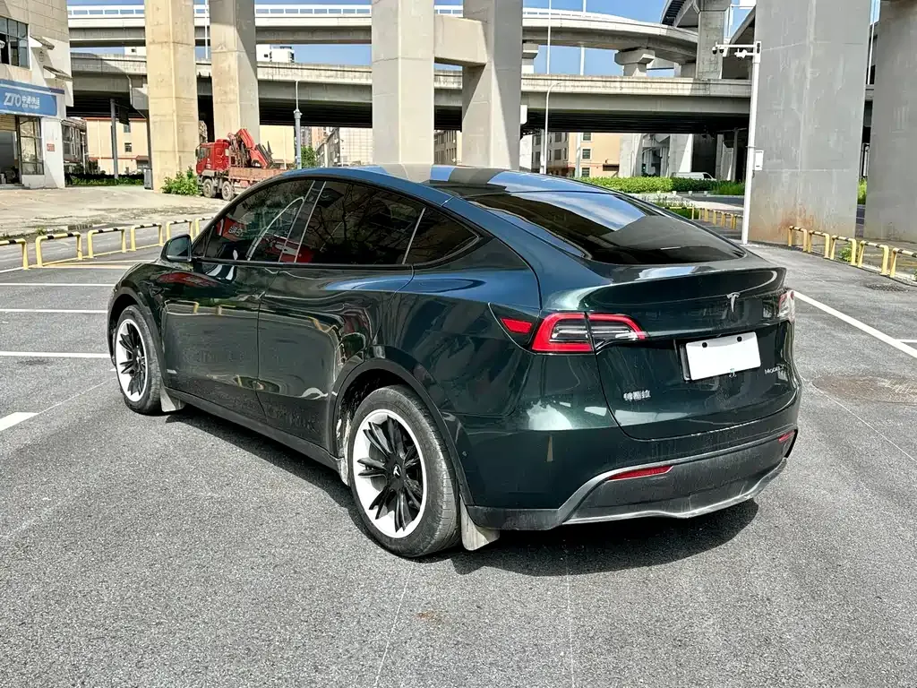Tesla Model Y — фото 7